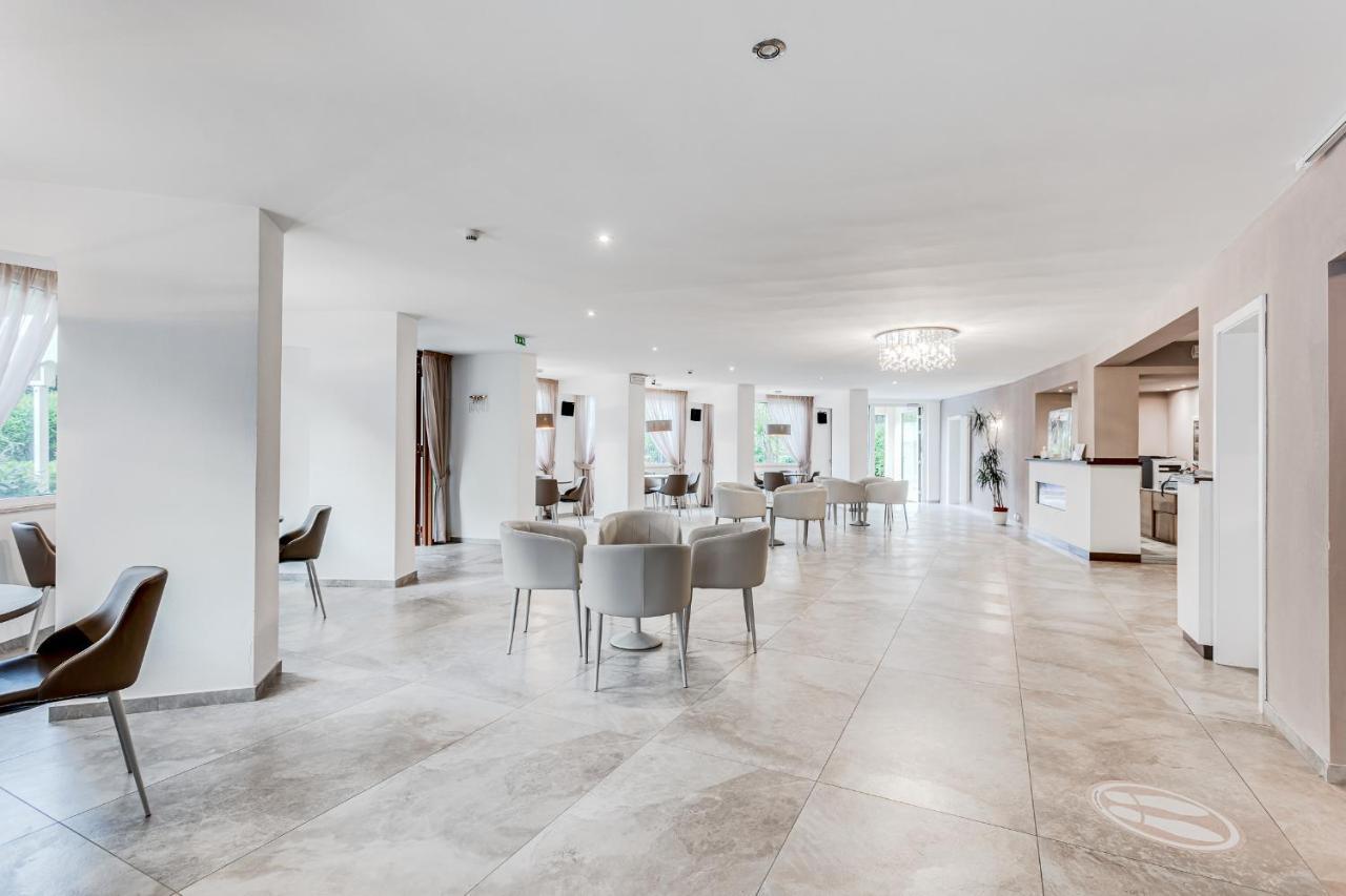 Hotel Schiller تّشيرفييا المظهر الخارجي الصورة