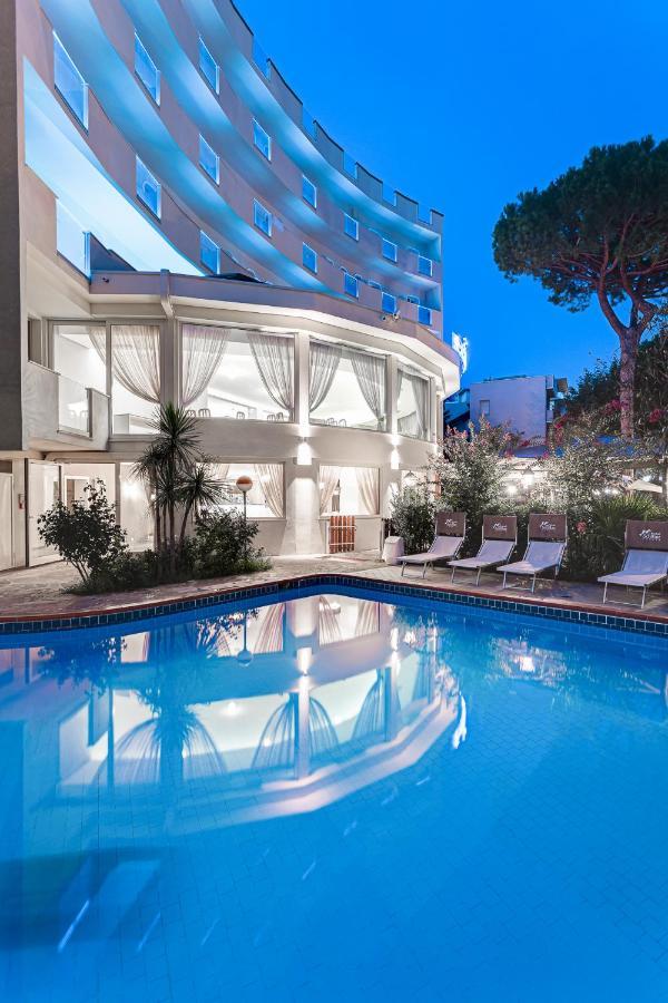 Hotel Schiller تّشيرفييا المظهر الخارجي الصورة