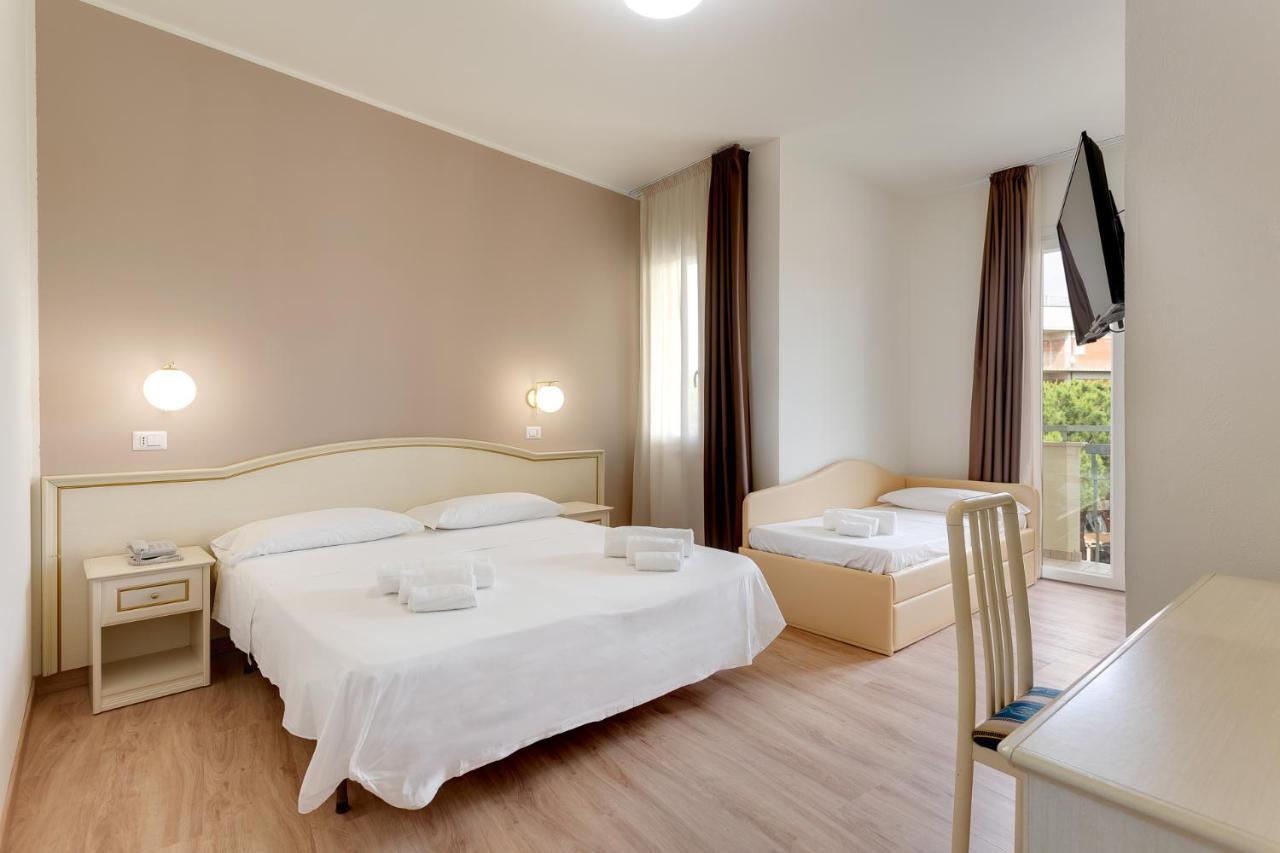 Hotel Schiller تّشيرفييا المظهر الخارجي الصورة