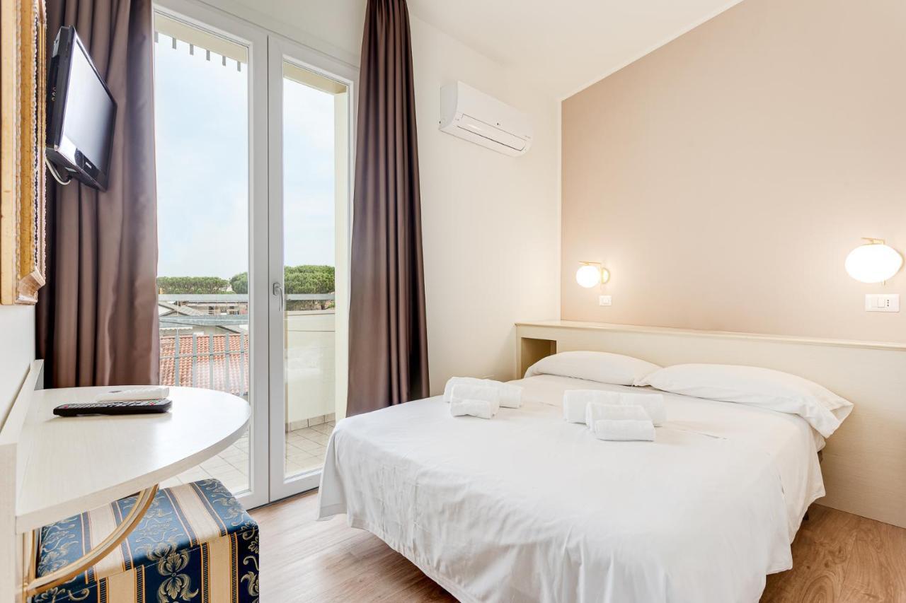Hotel Schiller تّشيرفييا المظهر الخارجي الصورة