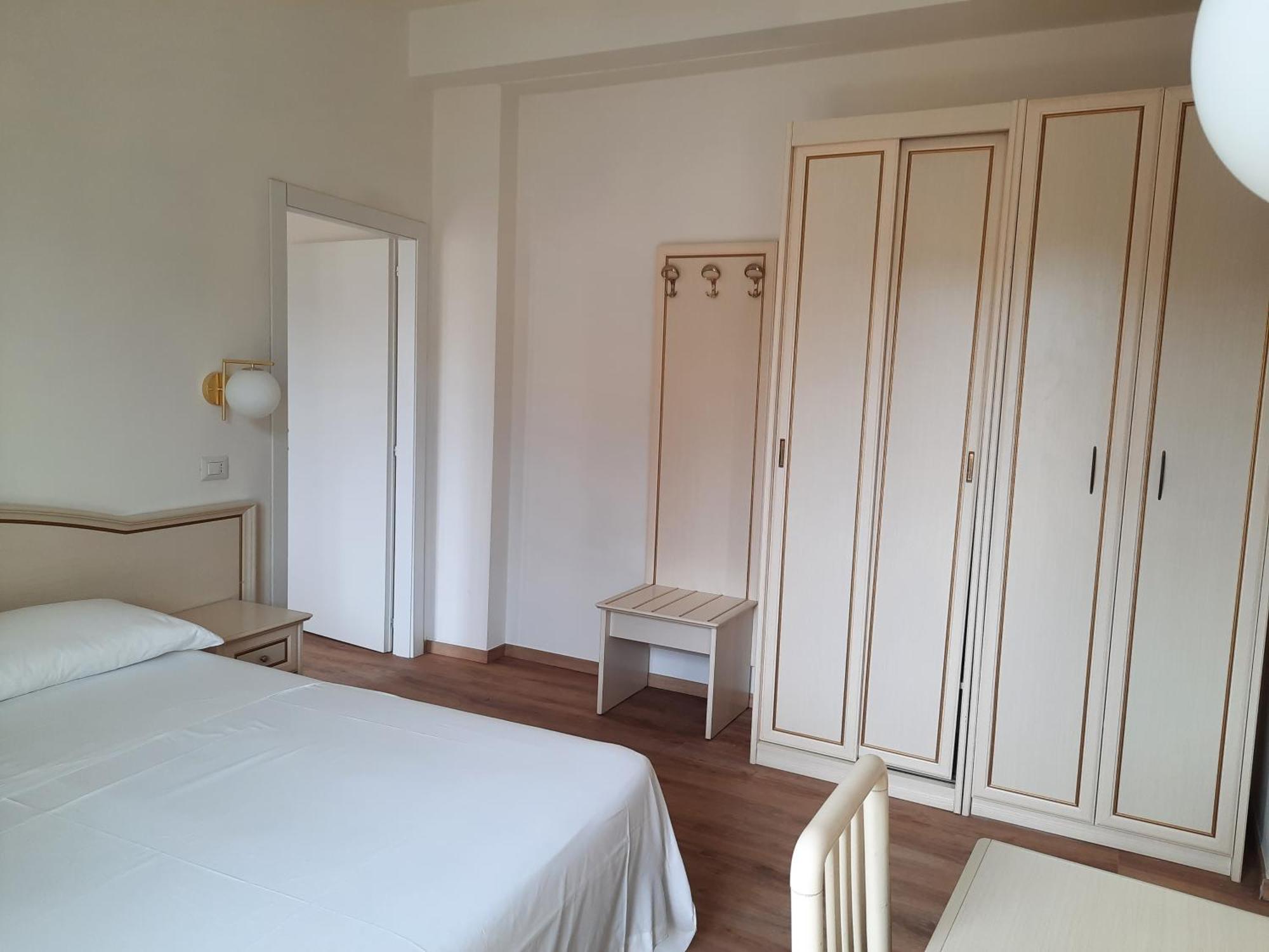 Hotel Schiller تّشيرفييا المظهر الخارجي الصورة