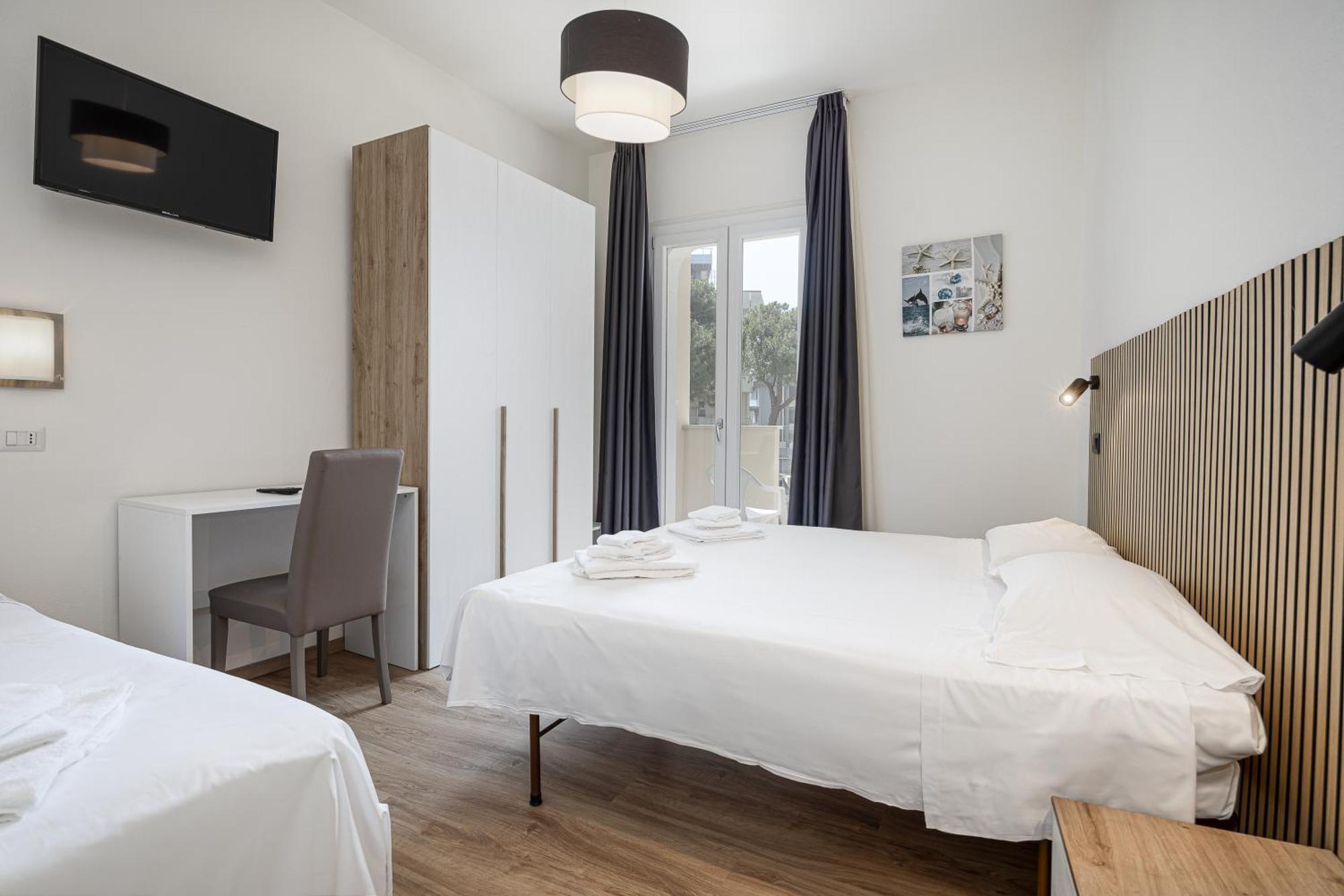 Hotel Schiller تّشيرفييا المظهر الخارجي الصورة