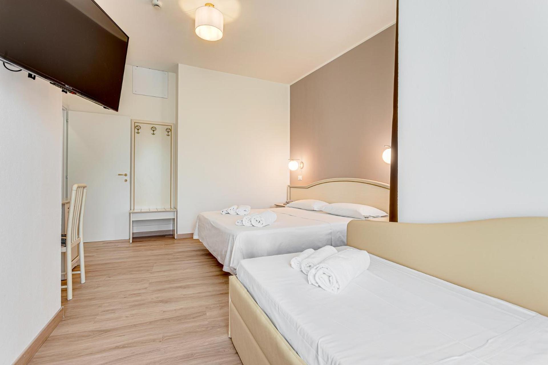 Hotel Schiller تّشيرفييا المظهر الخارجي الصورة
